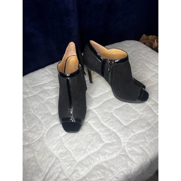 CATO Black Heels Open Toe Bootie Faux Suede Textured Heel Side Zip Sz. 7 - Picture 2 of 9